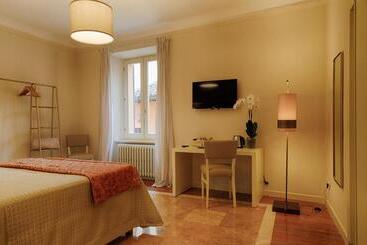 تختخواب و صبحانه Il Cortile Segreto