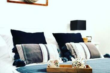تختخواب و صبحانه Magnolia Home 32