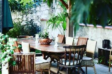 تختخواب و صبحانه Magnolia Home 32