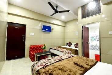 هتل Goroomgo Royal Agrawal Palace Agra