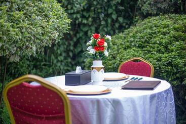 هتل The Nest Guest House