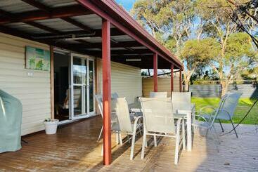 Teddy S Shack   Pet Friendly