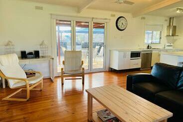 Teddy S Shack   Pet Friendly