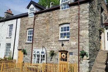 ツーリストアパートメント The Granary Corris On The Edge Of The Dyfi Forest