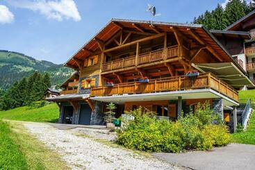 Chalet Clemalou 14 16 Personnes Avec Jacuzzi