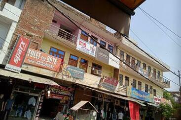 Laxmi Boys Hostel By Wb Inn