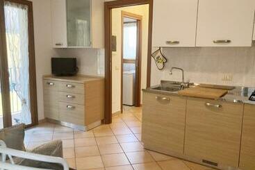 דירות לתיירים Lovely Apartment In Center Of Barzio