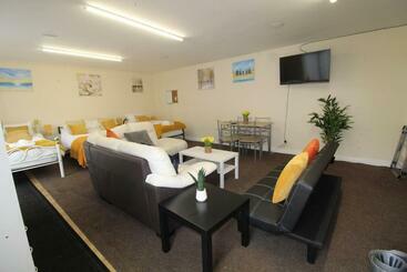 Annex At 29b St Ann S