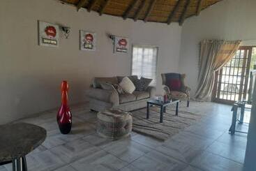 تختخواب و صبحانه Banabaka Spa And Venue