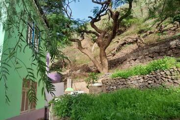 تختخواب و صبحانه Pousada Rural Simpatia