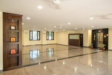 هتل Sheerha Royal Residency