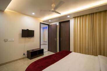 هتل Sheerha Royal Residency