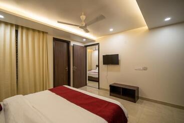 هتل Sheerha Royal Residency