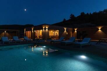 هتل Sóis Montejunto Eco Lodge