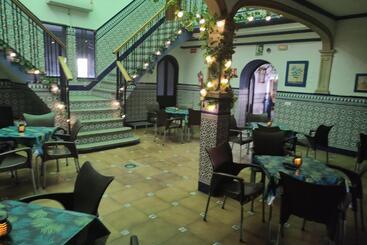 پانسیون Hostal Restaurante Bar Cafeteria La Melchora