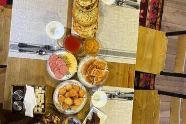 پانسیون Kezgin Guest House