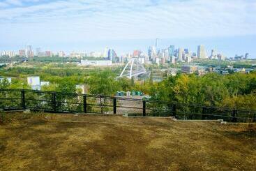 Walk To Whyte Ave, University Hospital, U Of A, Buses, Trails!
