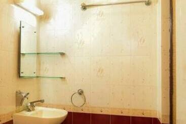 تختخواب و صبحانه Space Home Stay