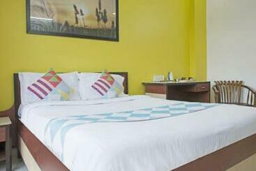 تختخواب و صبحانه Space Home Stay