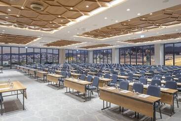 هتل Hyatt Regency Izmir Istinyepark