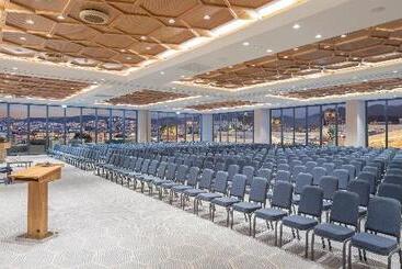 هتل Hyatt Regency Izmir Istinyepark