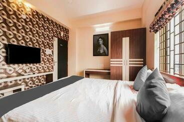 Hotel The Corporate Inn