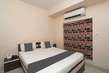 Hotel The Corporate Inn