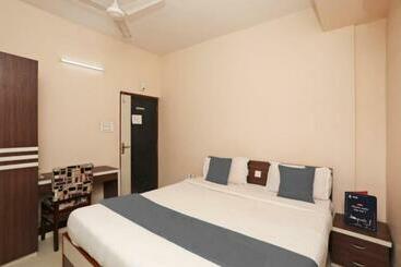 Hotel The Corporate Inn