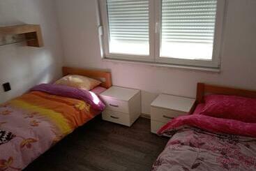 Apartman Nevera