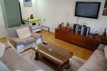 Apartman Nevera