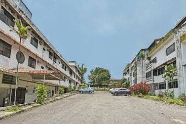 هتل Oyo 90599 Villa De Rose