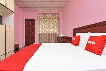 هتل Oyo 90599 Villa De Rose