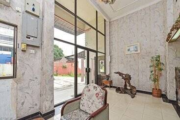 هتل Oyo 90599 Villa De Rose