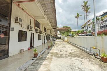 هتل Oyo 90599 Villa De Rose