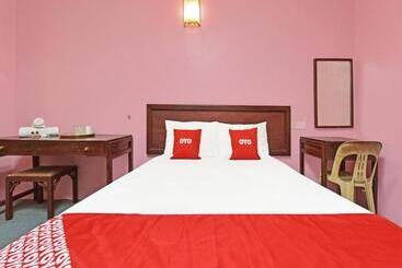 هتل Oyo 90599 Villa De Rose