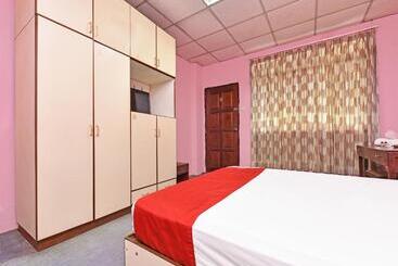 هتل Oyo 90599 Villa De Rose