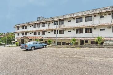 هتل Oyo 90599 Villa De Rose