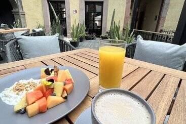 هتل Patio Santiago