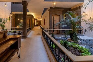 هتل Patio Santiago