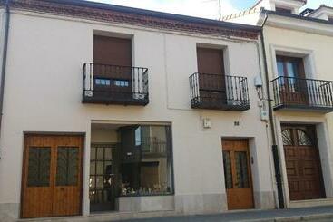 דירות לתיירים La Casa De El Burgo