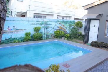 پانسیون Universe Guesthouse