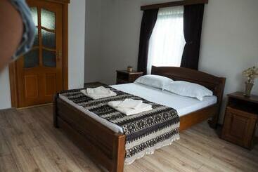پانسیون Wild Traditional Bucovina