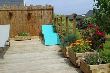 Tiny House Dans Jardin Arboré