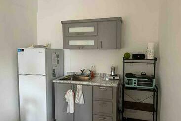 2b Breezy 1 Bdrm By Crashboat Beach, Sleeps 3