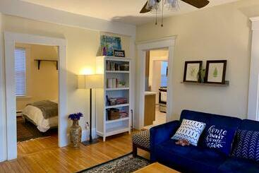 Bright 2 Br, Pets Welcome, Steps To Lake, Restaurants And Train
