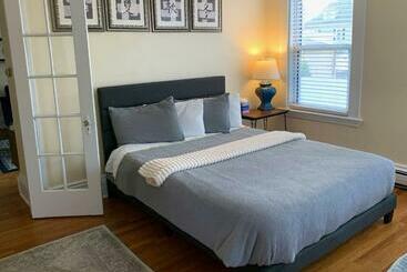 Bright 2 Br, Pets Welcome, Steps To Lake, Restaurants And Train