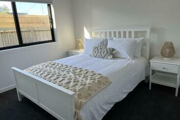 Luxury On Bayview Wifi Linen Included