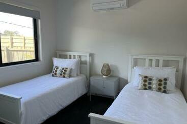 Luxury On Bayview Wifi Linen Included