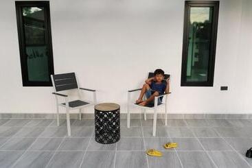 Private Pool Villa With Jacuzzi At Royal Park Village   Walk To The Beach   6 People   Max 3 Males