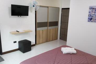 Private Pool Villa With Jacuzzi At Royal Park Village   Walk To The Beach   6 People   Max 3 Males